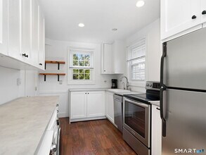 212 New Canaan Ave in Norwalk, CT - Building Photo - Building Photo