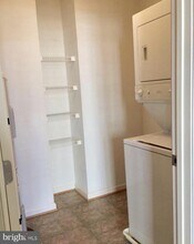 2537 Eastbourne Dr in Woodbridge, VA - Building Photo - Building Photo