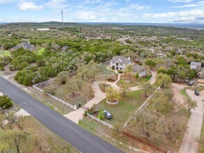 408 Saddlehorn Dr in Dripping Springs, TX - Building Photo - Building Photo