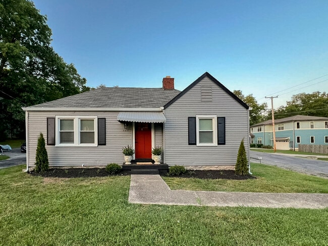 property at 2818 Vaulx Ln