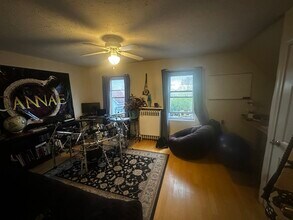 73 Partridge Ave, Unit 3B in Somerville, MA - Foto de edificio - Building Photo