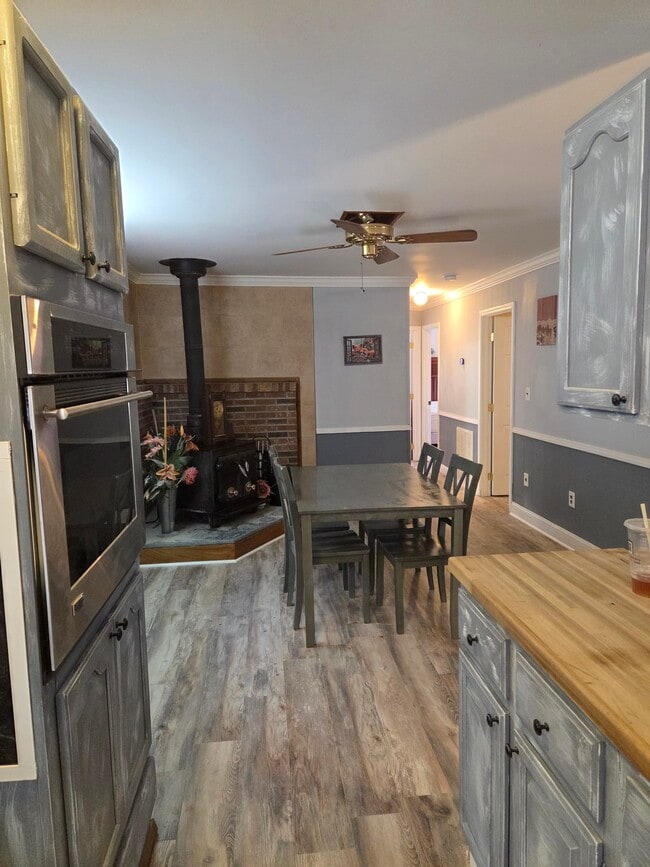 1748 Paulas Huskey Cir in Sevierville, TN - Building Photo - Building Photo