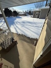 1616 Sunset Ridge Dr in West Bend, WI - Foto de edificio - Building Photo