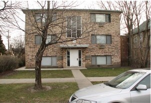 320 Elgin Ave in Forest Park, IL - Building Photo