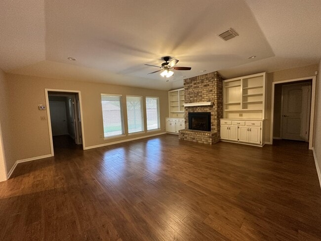 property at 4850 Jennifer Ln