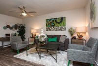 Pine Forest Apartments photo'