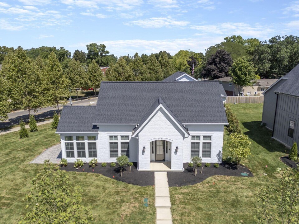 1984 Ridgeview Rd in Upper Arlington, OH - Building Photo
