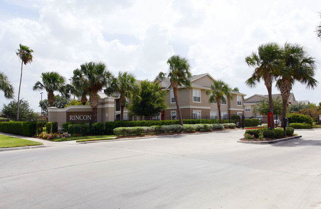 Rincon Apartments in McAllen, TX - Foto de edificio - Building Photo