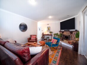 14935 Lull St in Van Nuys, CA - Foto de edificio - Building Photo