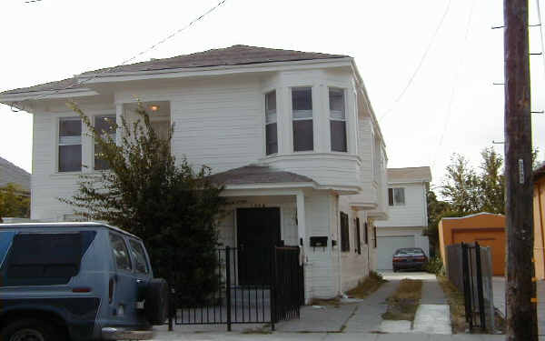 1061-1063  1065 65th St in Oakland, CA - Building Photo - Building Photo