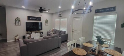 121 Rd 51021 in Cleveland, TX - Building Photo - Building Photo