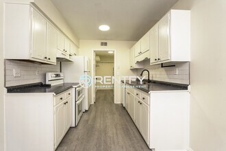 2270 Sunderland Rd in Winston-Salem, NC - Building Photo - Building Photo