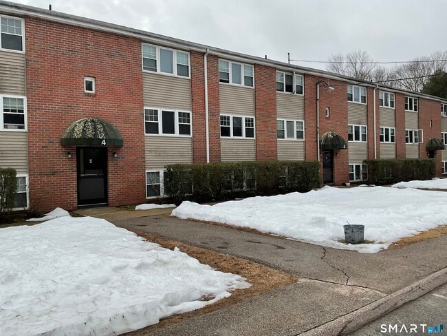 82 Jerome Rd in Montville, CT - Building Photo - Building Photo