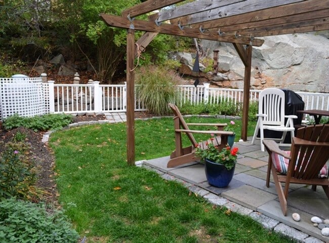 property at 1 B Pigeon Hill Ct