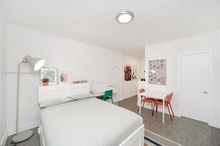 770 NE 123rd St in North Miami, FL - Building Photo