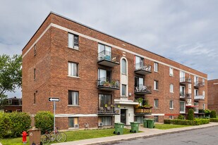 1595 Édouard-Laurin Boul in St. Laurent, QC - Building Photo