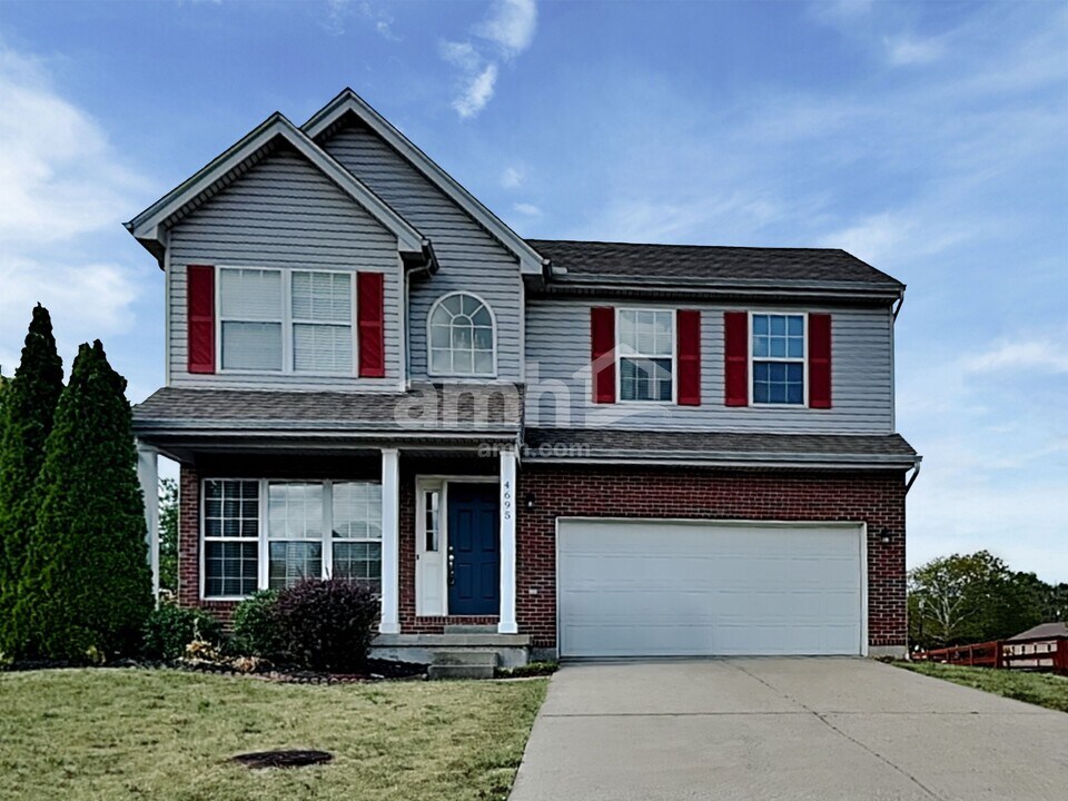 4695 Woodfield Dr in Cincinnati, OH - Building Photo