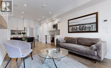 76 Dupont St in Toronto, ON - Building Photo - Building Photo