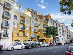 VRS Portofino LLC in Santa Monica, CA - Building Photo - Building Photo