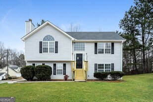 7245 Mahogany Dr in Fairburn, GA - Building Photo
