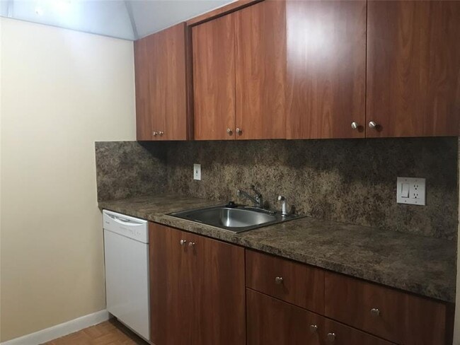 1401 SW 135th Terrace in Pembroke Pines, FL - Building Photo - Building Photo