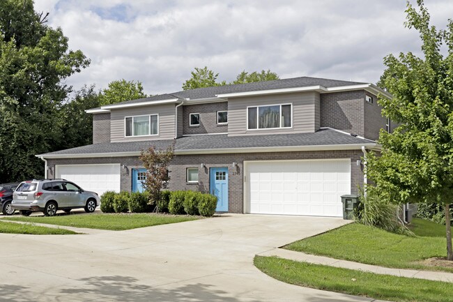 2726-2750 W Wildwood Dr in Fayetteville, AR - Building Photo - Building Photo