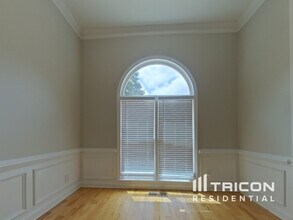 6868 Glen Cove Ln in Stone Mountain, GA - Building Photo - Building Photo