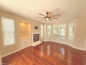 1617 Woodstock Ct in Chesapeake, VA - Foto de edificio - Building Photo
