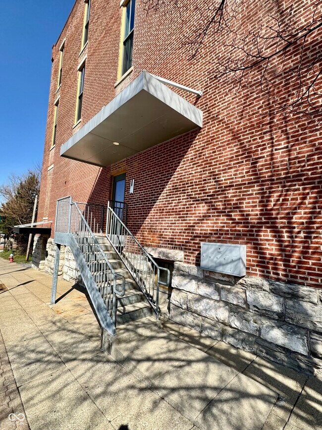 property at 101 W Washington St