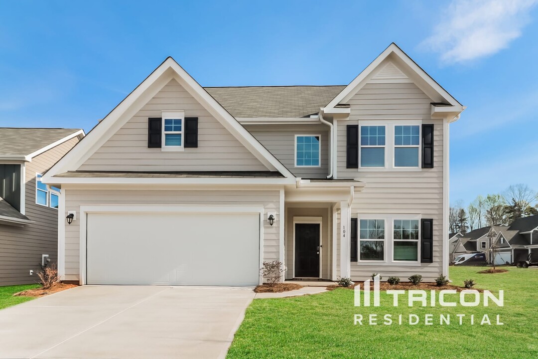 104 Halesworth Rd in Mooresville, NC - Building Photo
