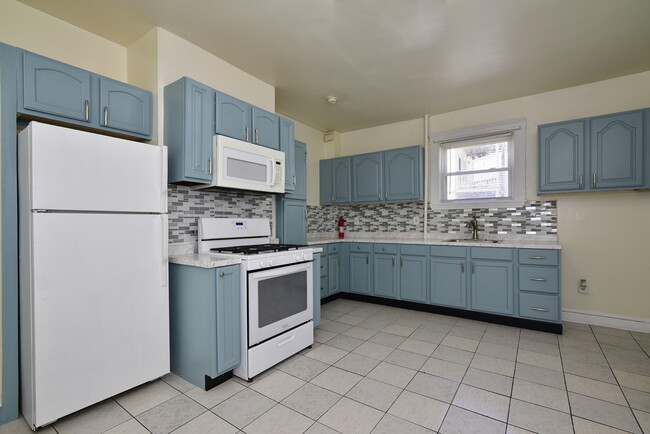 10 Richfield St, Unit 1 in Boston, MA - Building Photo - Building Photo