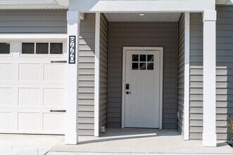 8456 Oak Shade Ct in Davison, MI - Building Photo - Building Photo