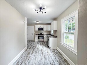 226 Windsor Dr in Fayetteville, NC - Building Photo - Building Photo