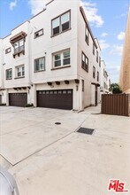 127 Boeing Ln in Los Angeles, CA - Building Photo - Building Photo