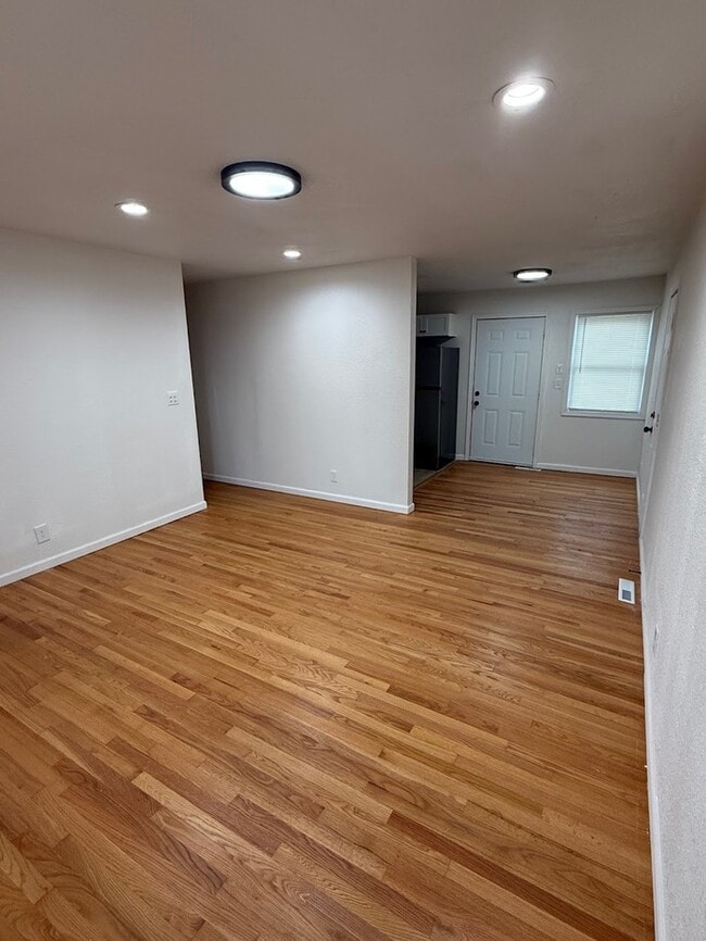 3936 S Pleasant St in Independence, MO - Building Photo - Building Photo