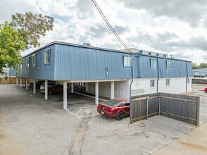 Manor Flats in Austin, TX - Building Photo - Building Photo