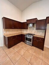 3730 W Vine Ave in Visalia, CA - Foto de edificio - Building Photo