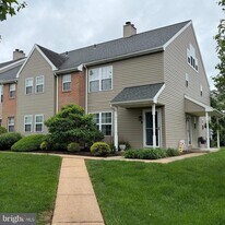 208 Kelly Ct in Wyomissing, PA - Building Photo