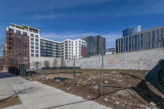 37 S Sangamon St in Chicago, IL - Foto de edificio - Building Photo