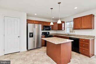 4325 Wild Orchid Ln in Enola, PA - Building Photo - Building Photo