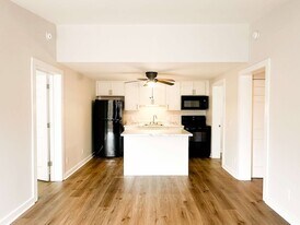 2421 Madison St, Unit 37 in Clarksville, TN - Building Photo