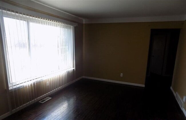 26520 Thomas Dr in Warren, MI - Building Photo - Building Photo
