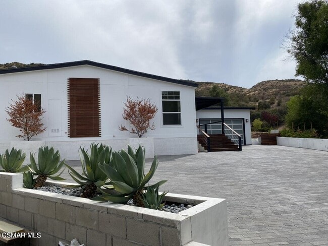 property at 152 Kings Pl