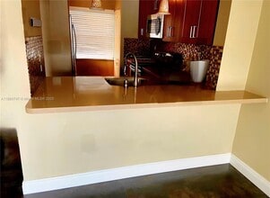 14273 SW 121st Pl in Miami, FL - Foto de edificio - Building Photo