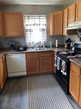 634 SE 28th St in Des Moines, IA - Building Photo - Building Photo