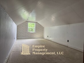 155 Birch St in Junction City, OR - Building Photo - Building Photo