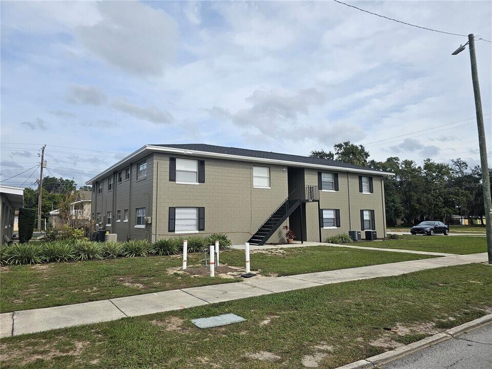131 Ave B NE in Winter Haven, FL - Building Photo
