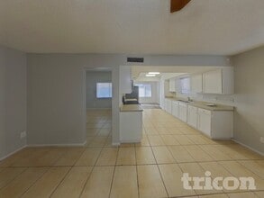 4055 W Desert Cove Ave, Unit 314 in Phoenix, AZ - Building Photo - Building Photo