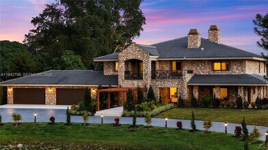 3320 SW 121st Ave in Davie, FL - Building Photo - Building Photo