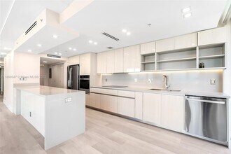 19707 Turnberry Way in Aventura, FL - Building Photo - Building Photo